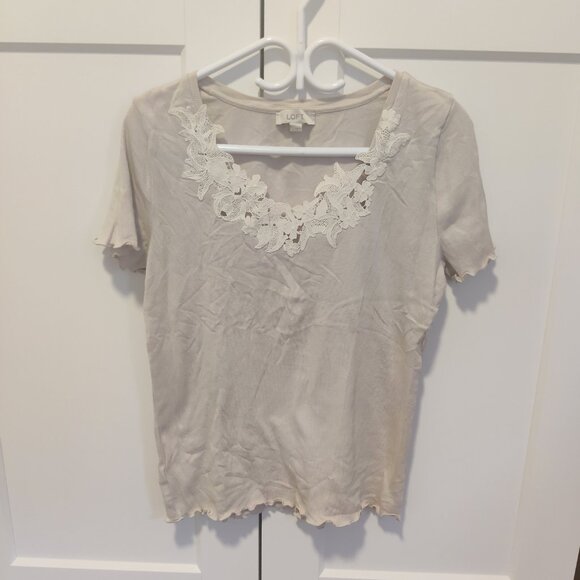 *LIKE NEW* LOFT Cotton Floral Lace Trim Tee Size Large - Picture 2 of 5